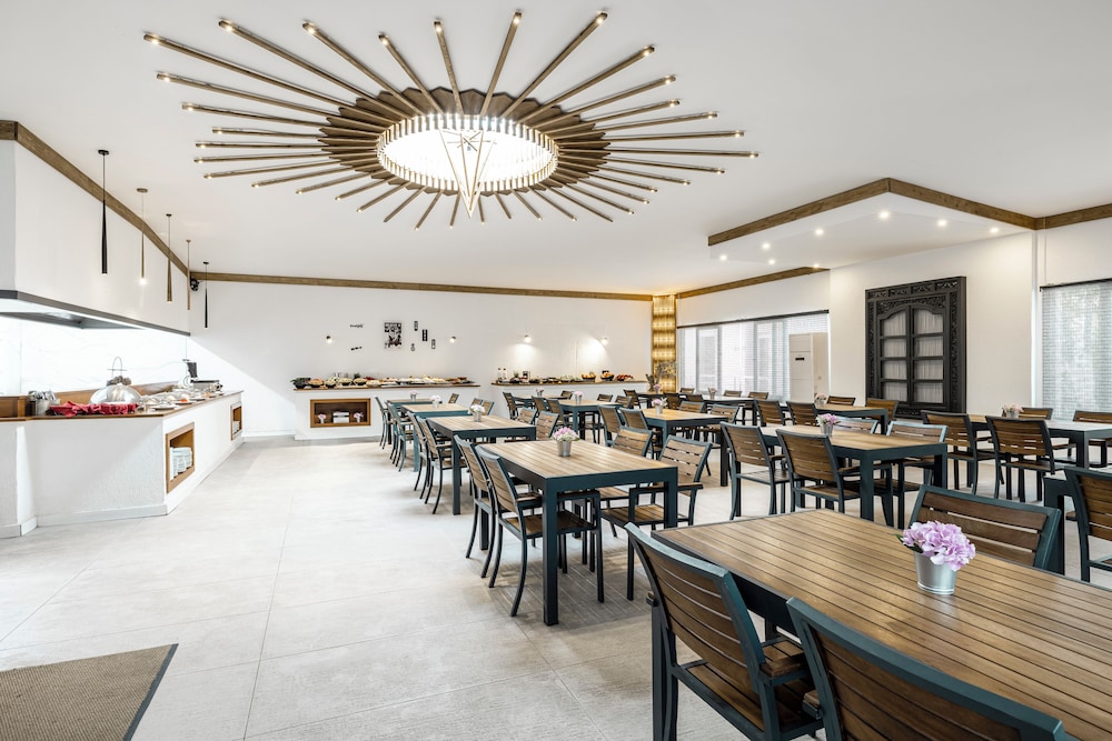 Maya Hotel 53/66