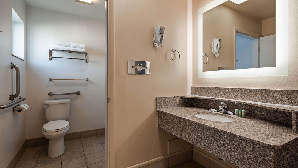 Best Western Paradise Inn 18/36