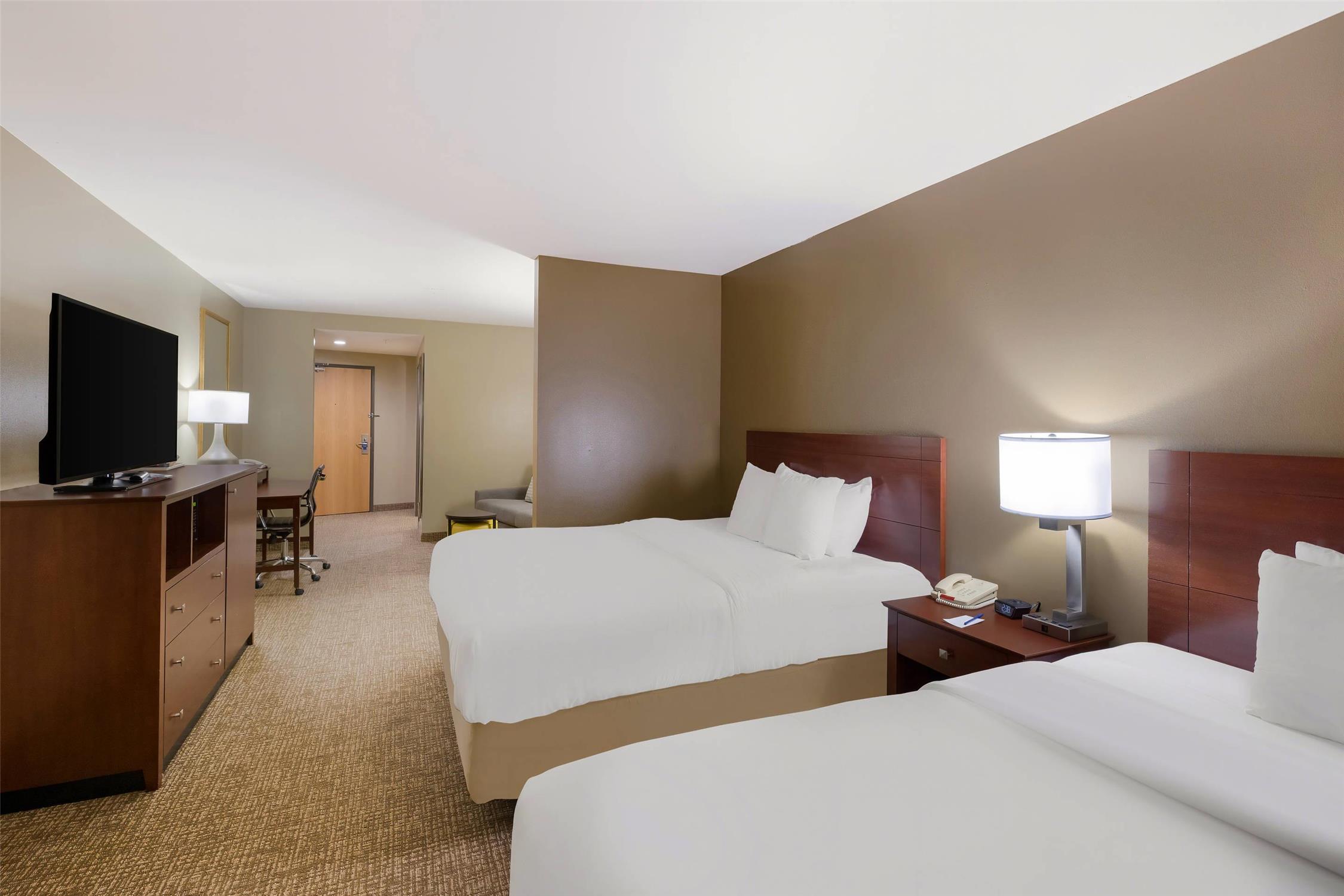 SUITE, 2 QUEEN BEDS