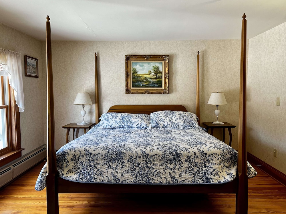 The Wayside Inn Betlehem 13/50
