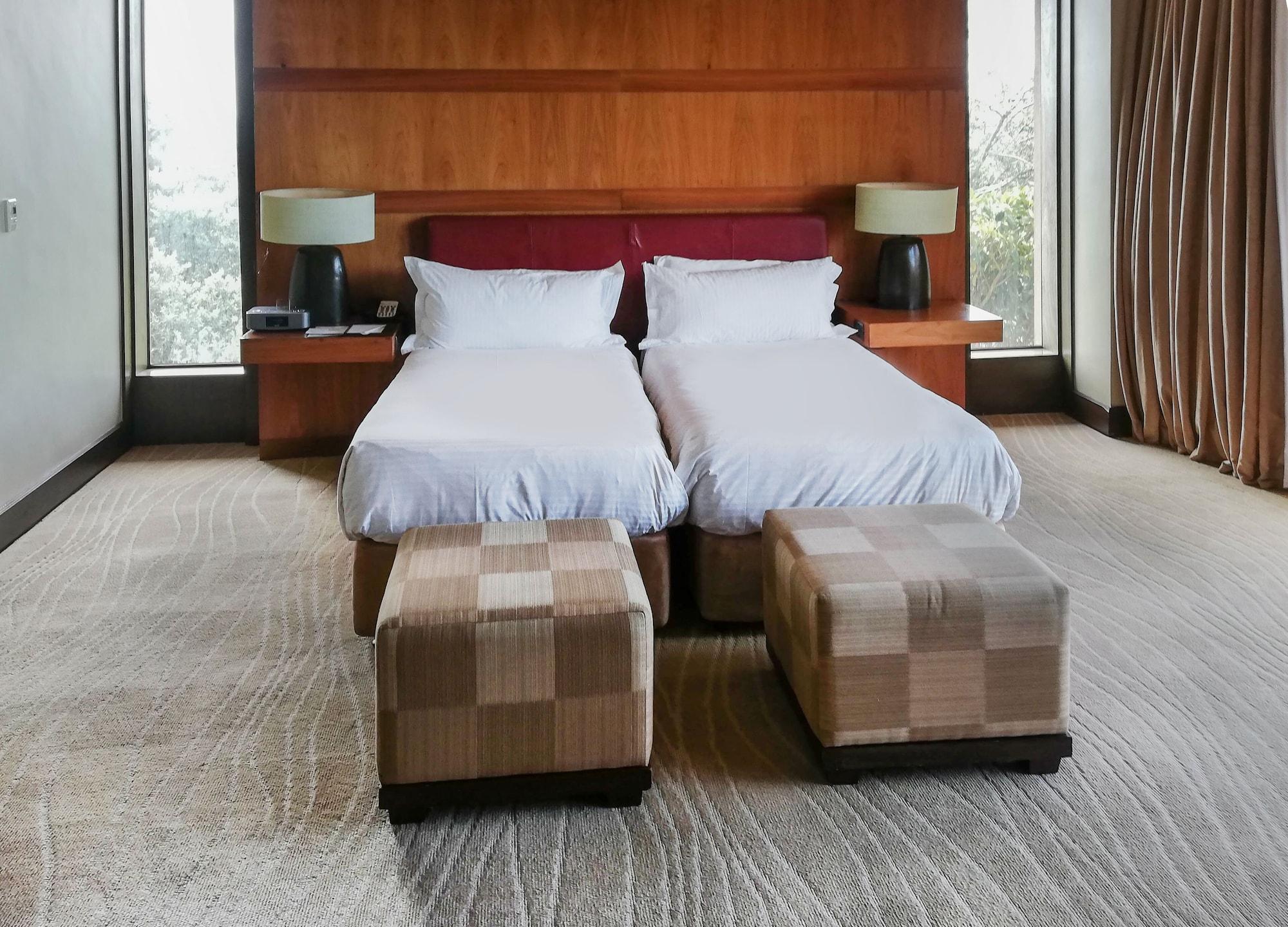 Sky, Family Suite, Economy