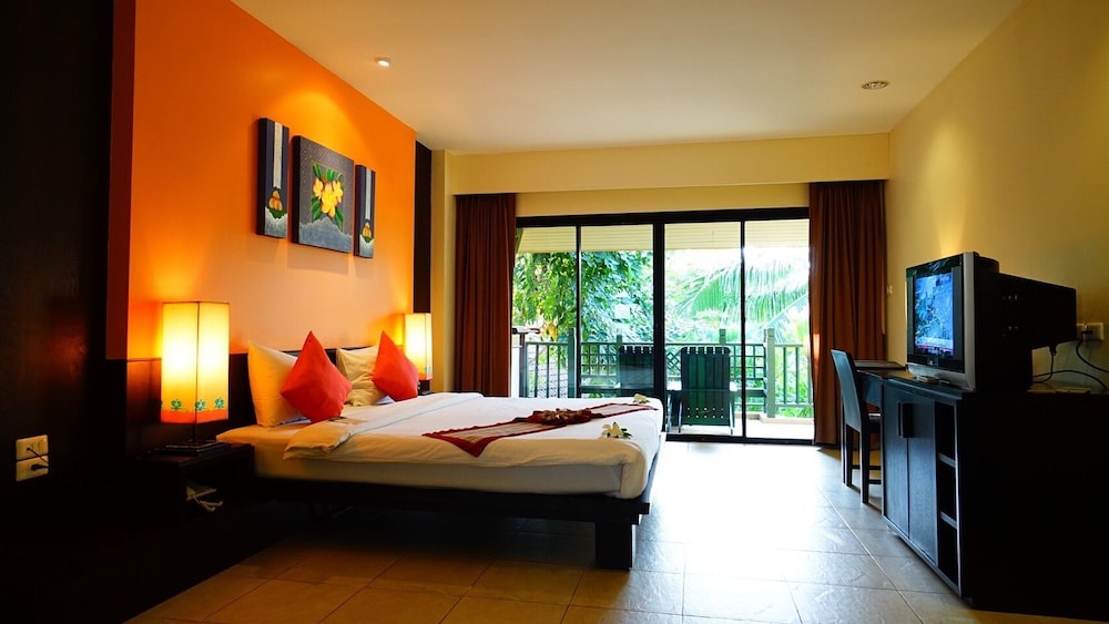 Baan Khaolak Beach Resort 10/50
