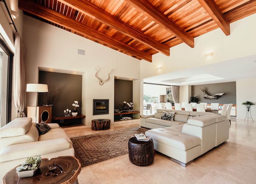 Umvangati House 15/50