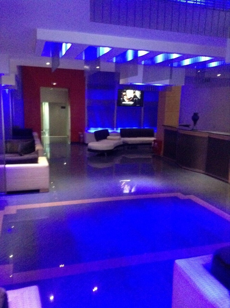 Olympic Hotel 19/23