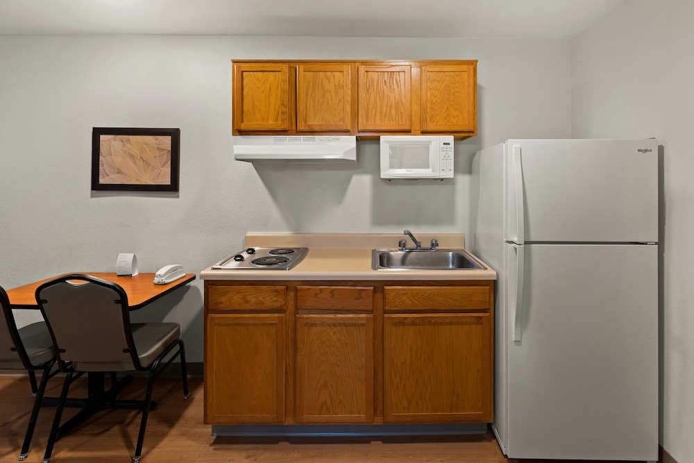 WoodSpring Suites El Paso I-10 Southeast 20/27