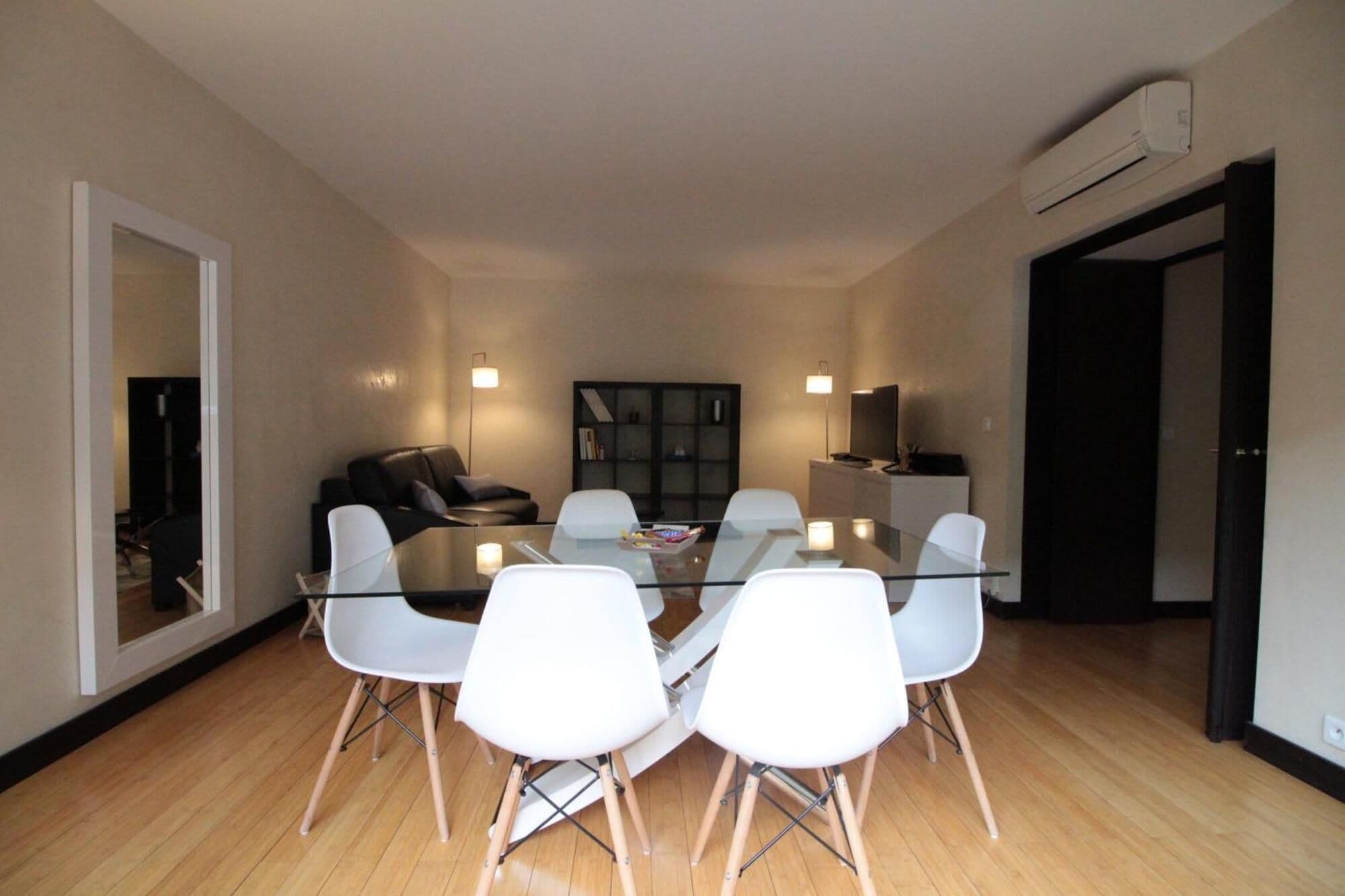 EXECUTIVE, APARTMENT, GARDEN VIEW