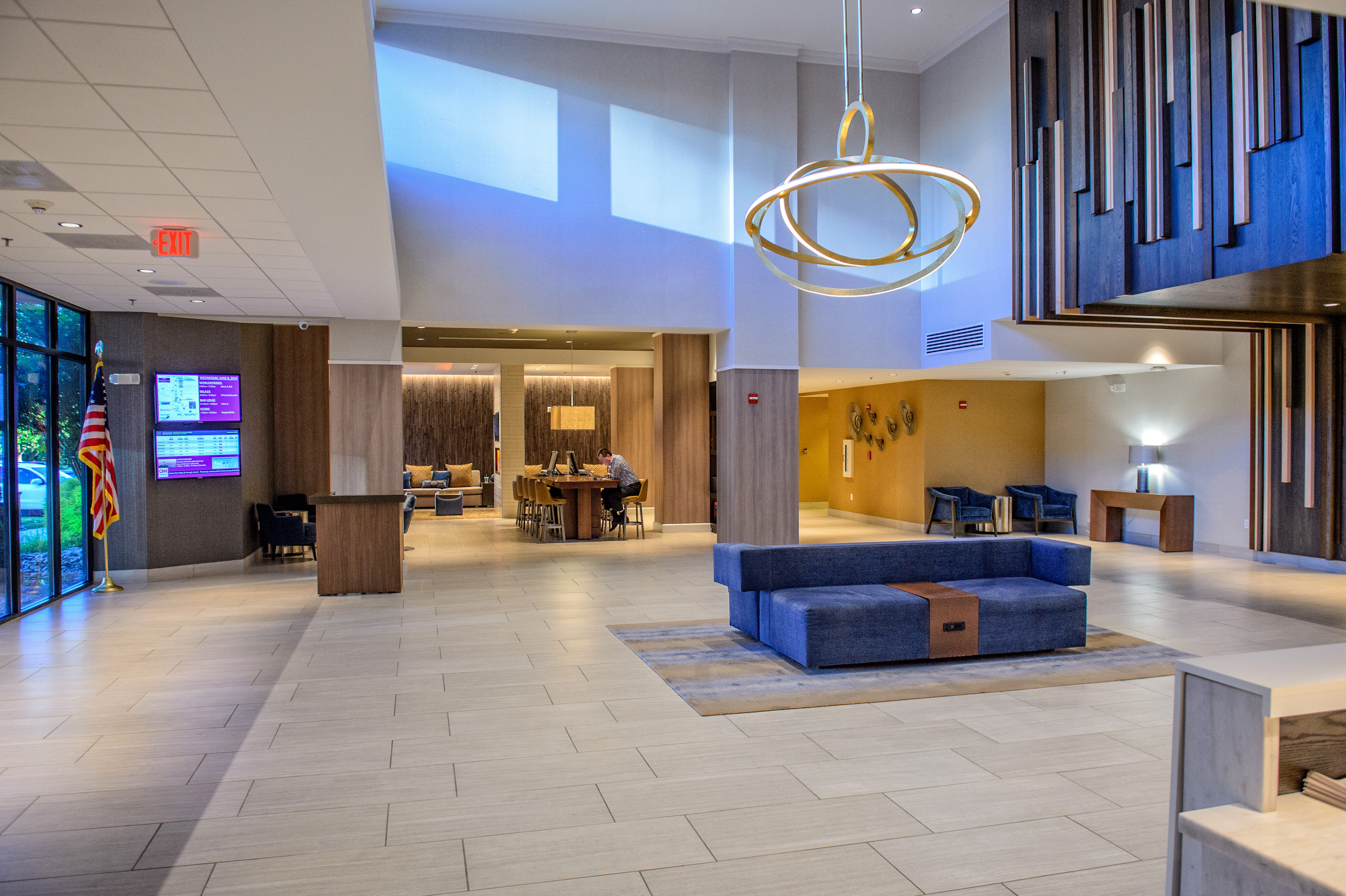 Crowne Plaza Dulles Airport 12/72