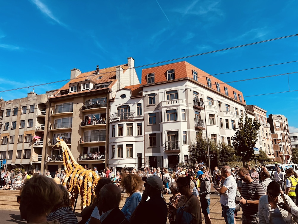 Gatsby Hotel 4/50