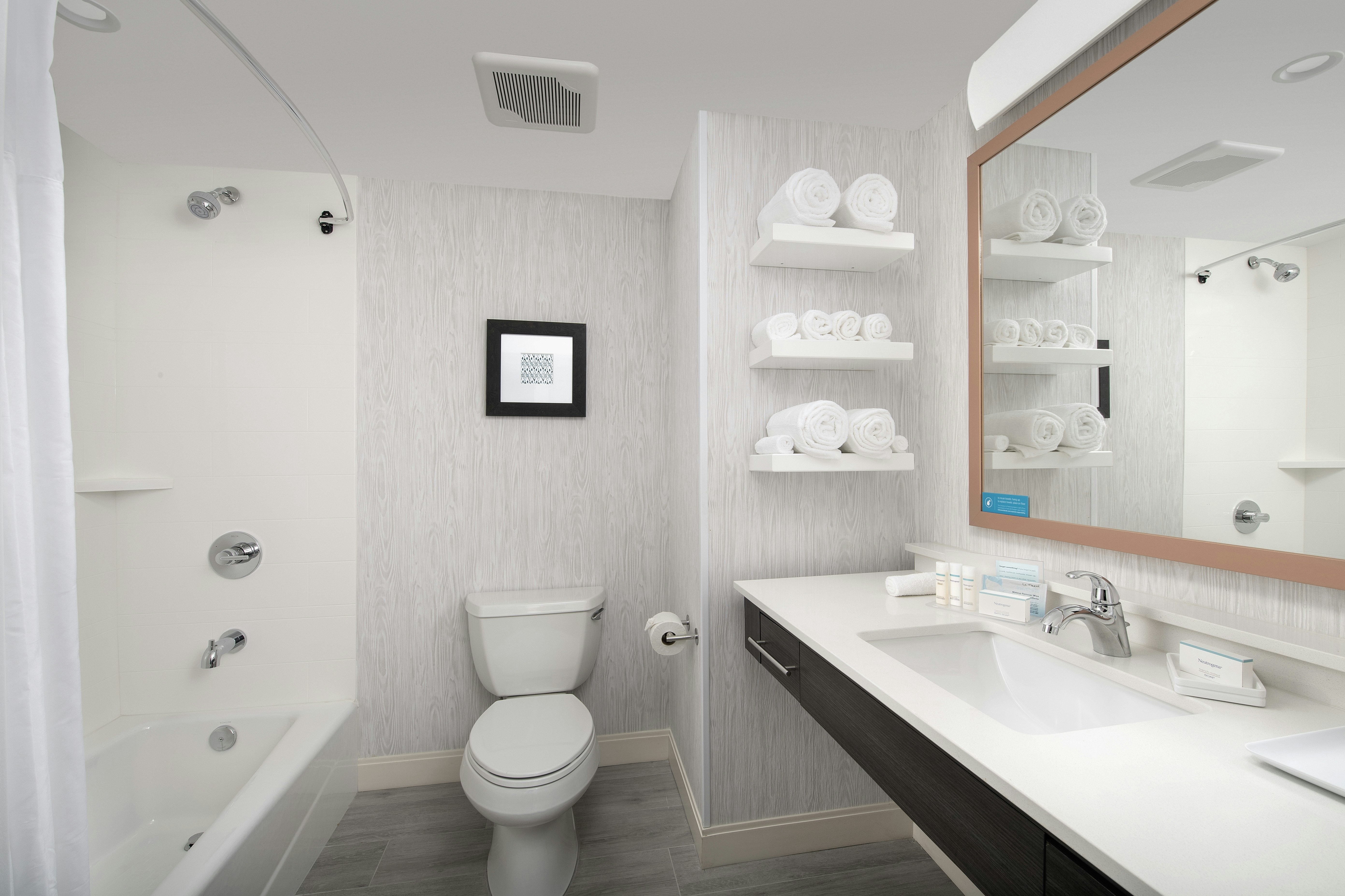 Room, King Bed, Balcony or Patio, Accessible، Hampton Inn Marathon Florida Keys Fl 6/7
