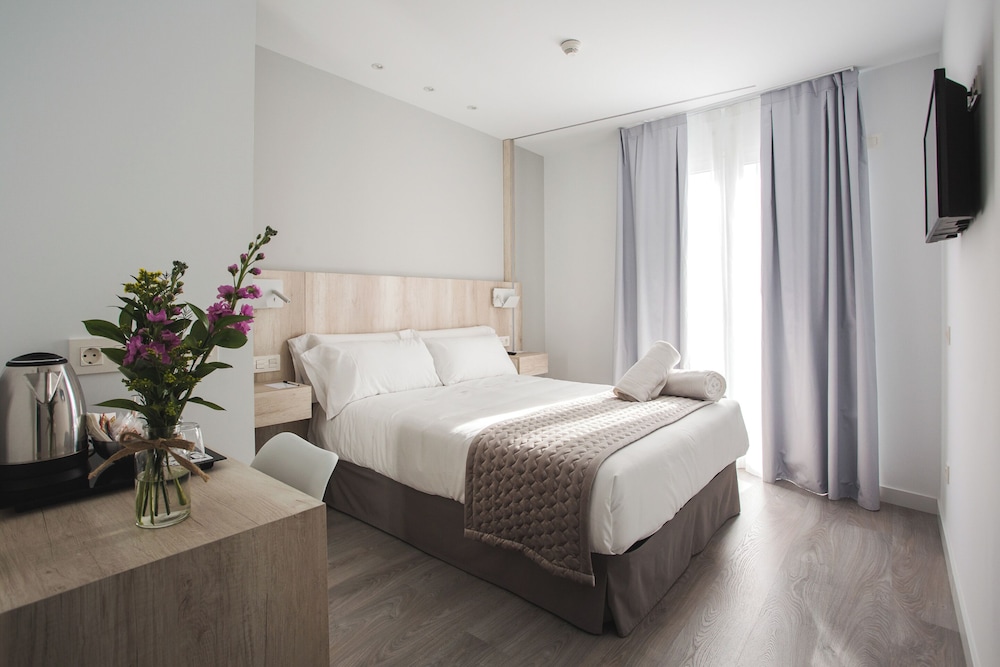 Hotel Dwo Abaster 7/22