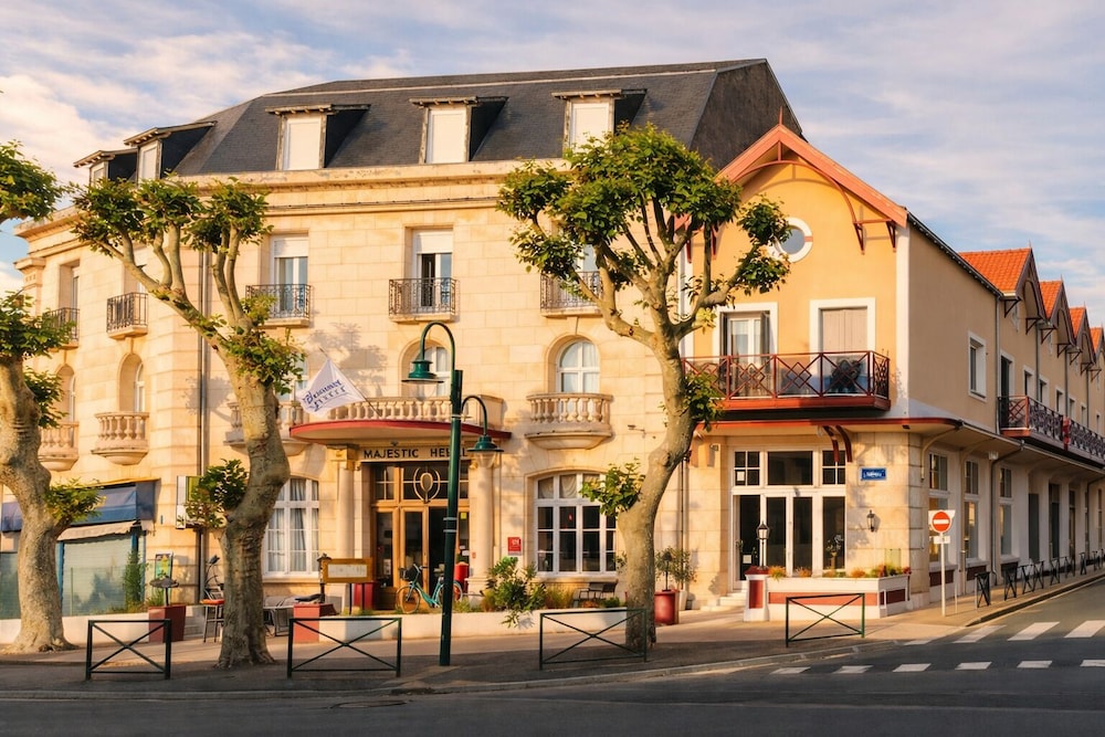 Logis Hotel Le Majestic 6/48