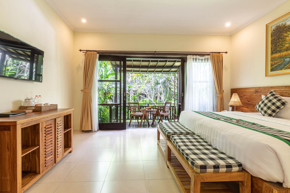 STANDARD, DOUBLE OR TWIN BED, BALCONY