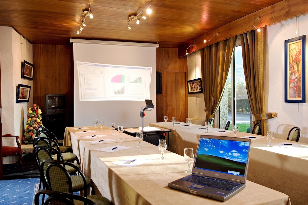 Les Bartavelles Hotel Restaurant 38/50