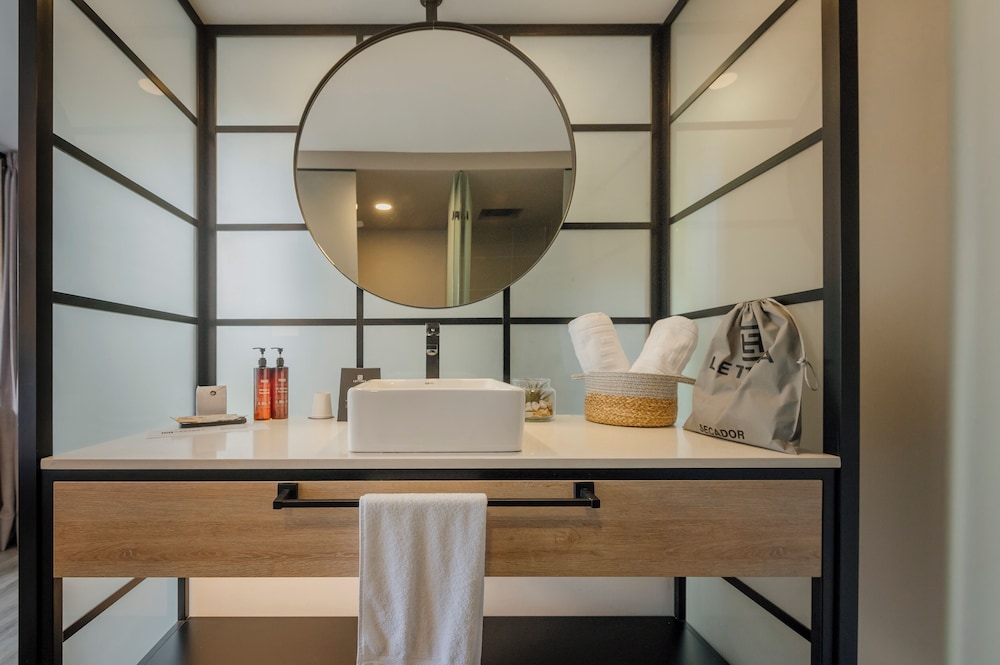 LETTERA HOTEL 49/50