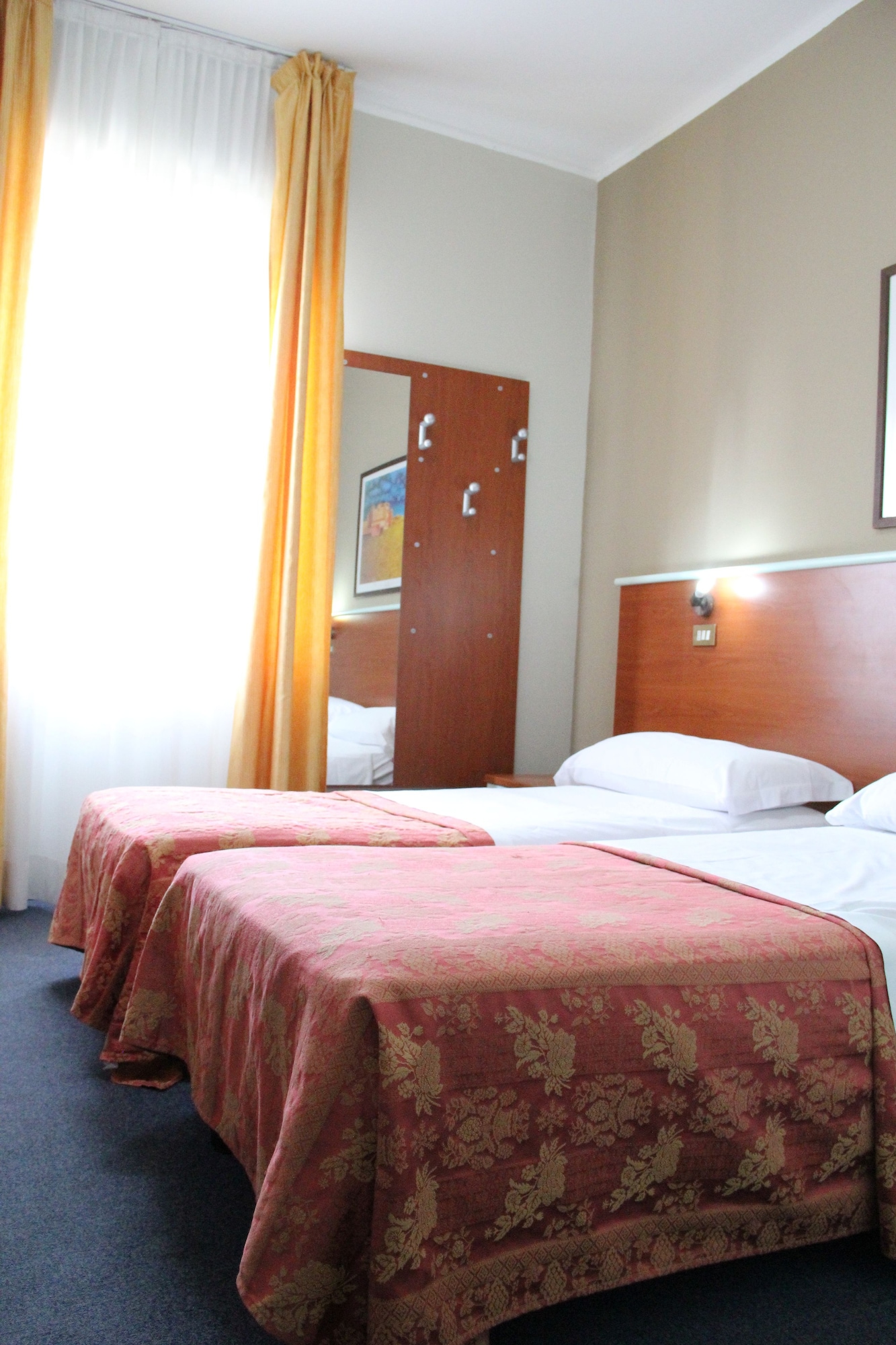 STANDARD, TWIN BEDS