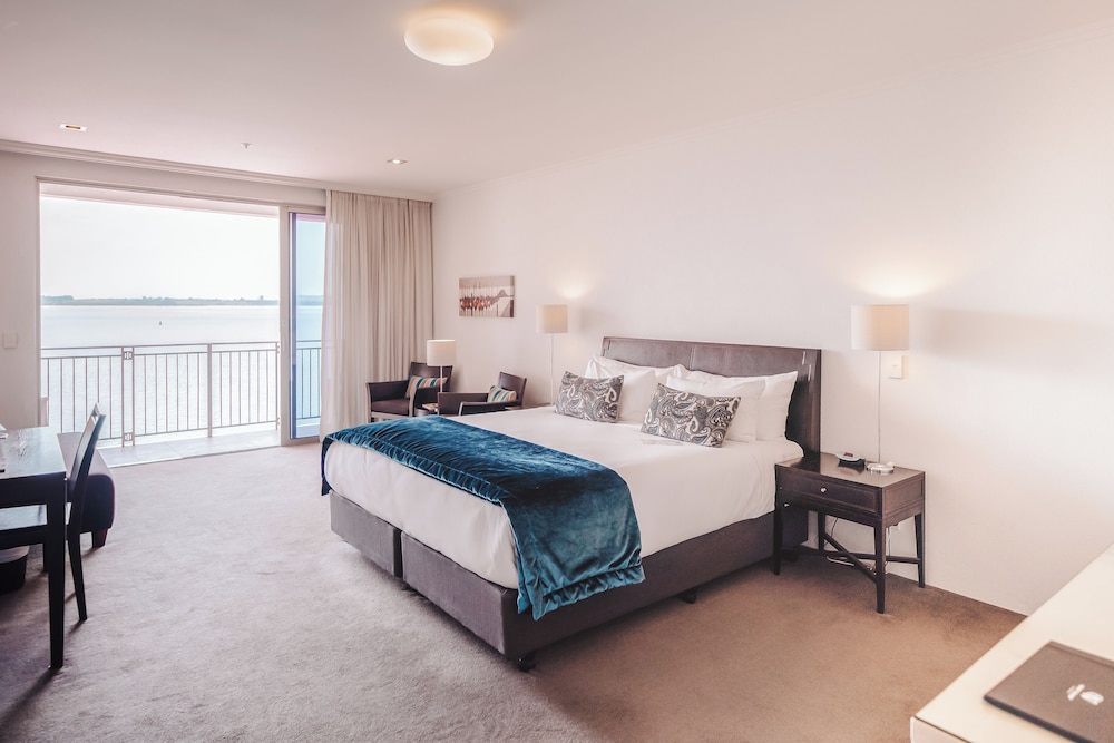 Room, King Bed, Harbour View