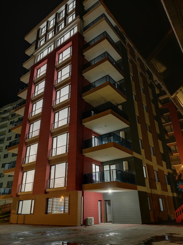 North Pearl Residence 2/21