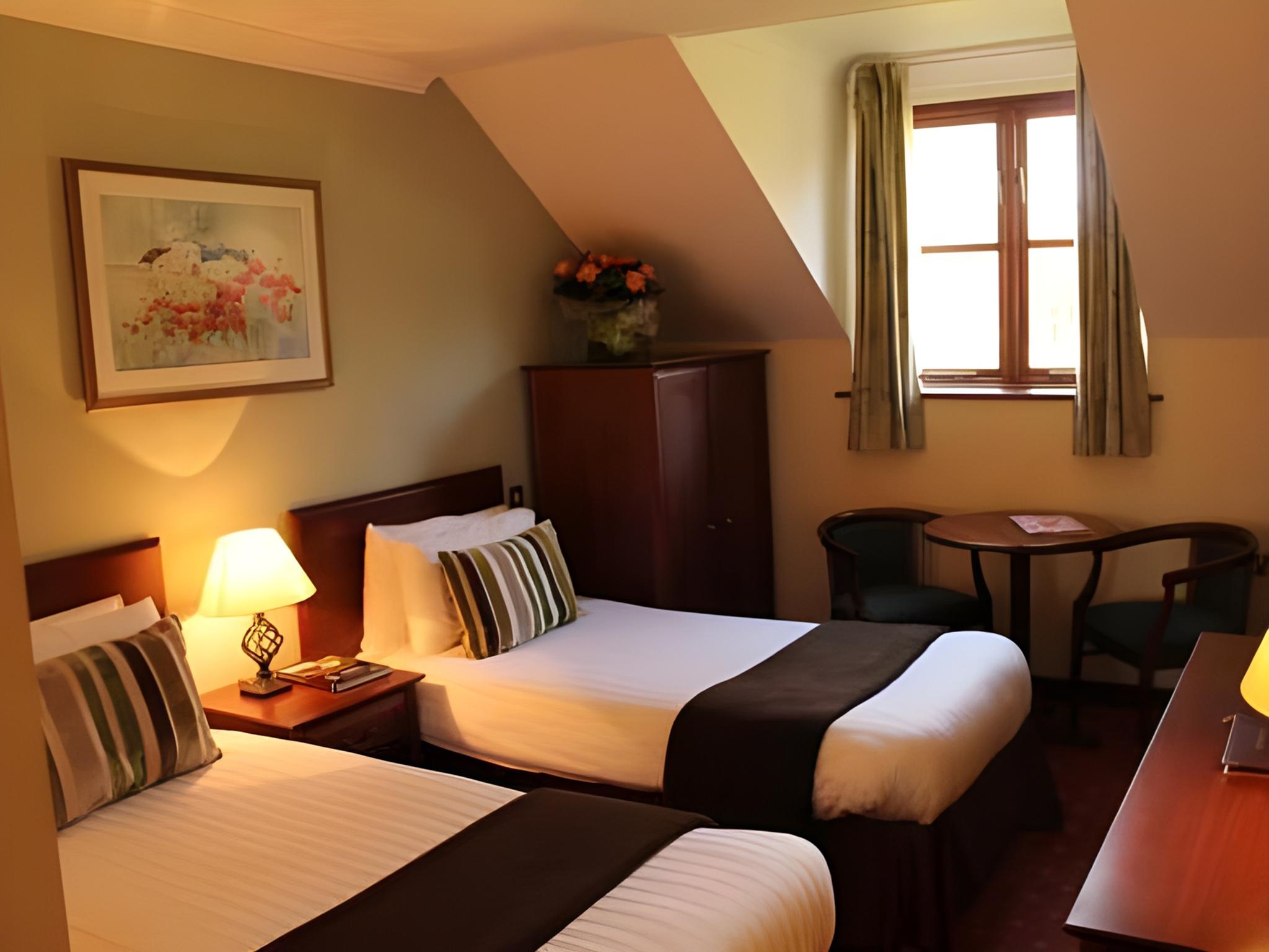 Standard, Twin Beds