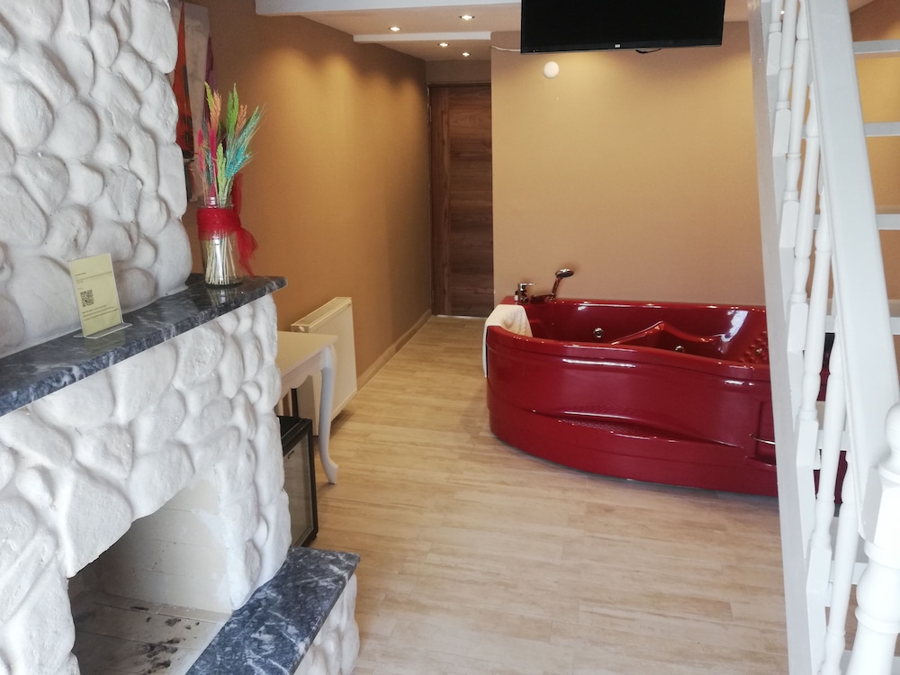 Alesta Butik Otel 2/36