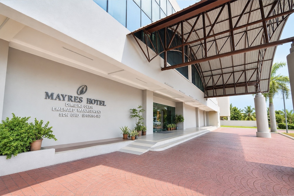 Palette - Kota Tinggi Mayres Hotel 53/54
