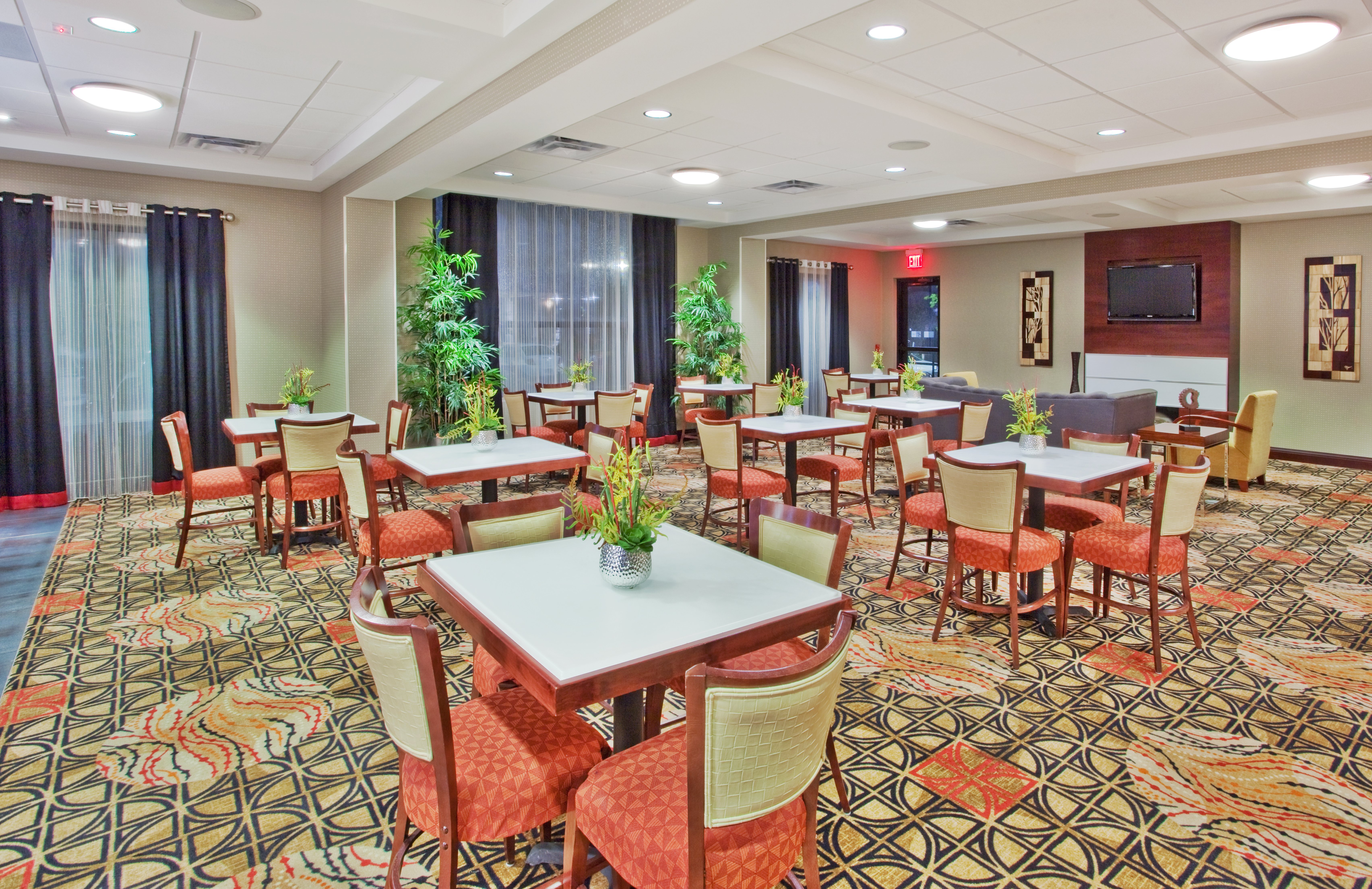 Holiday Inn Express Hotel Suites Atlanta-Cumming 25/31