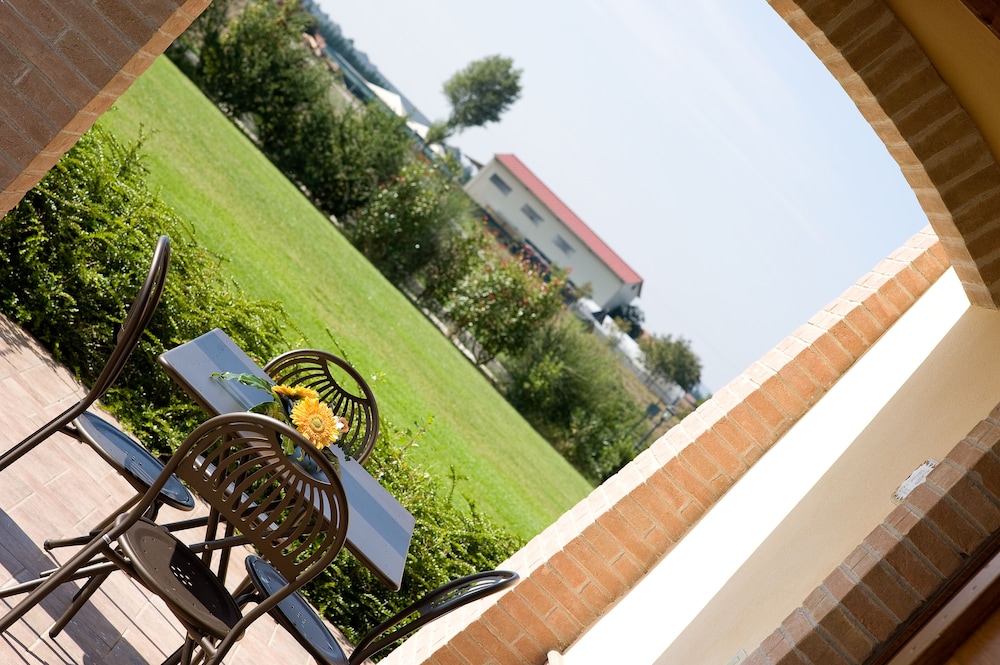 AGRITURISMO LE RONDINI DI FRANCESCO DI ASSISI 32/66
