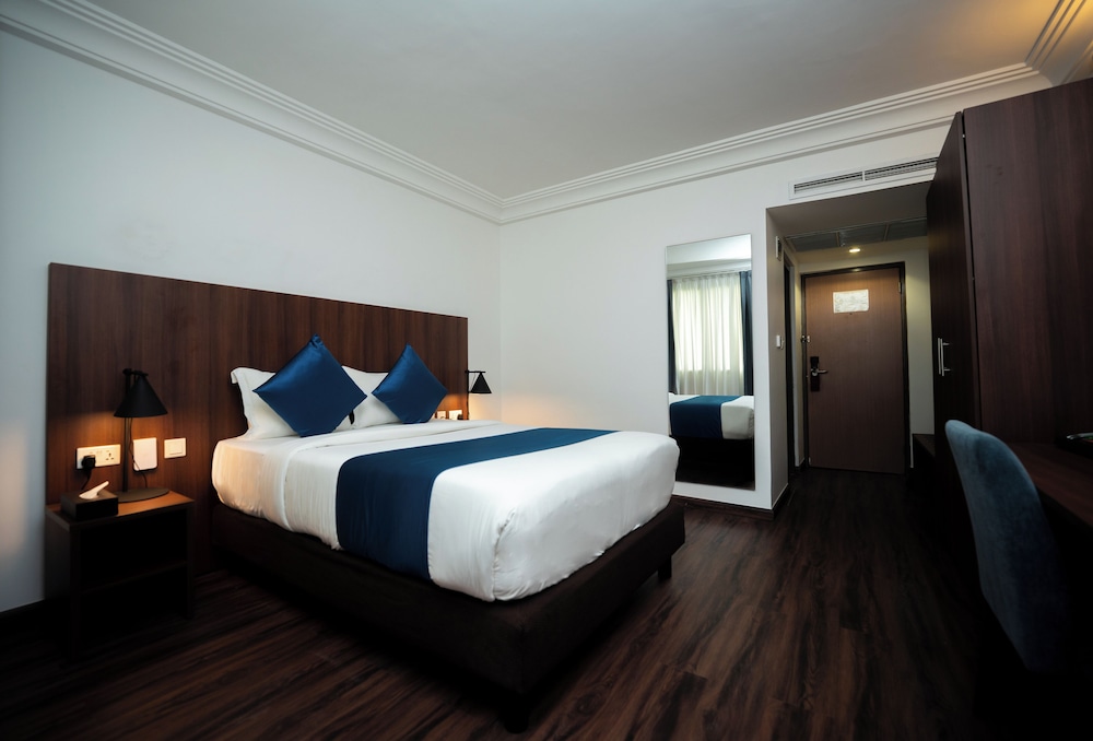 SUPERIOR ROOM