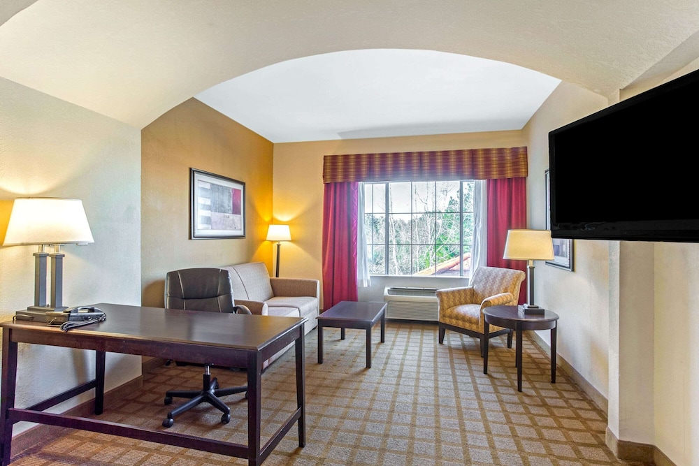 La Quinta Inn Suites By Wyndham Mobile Satsuma Saraland 32/50