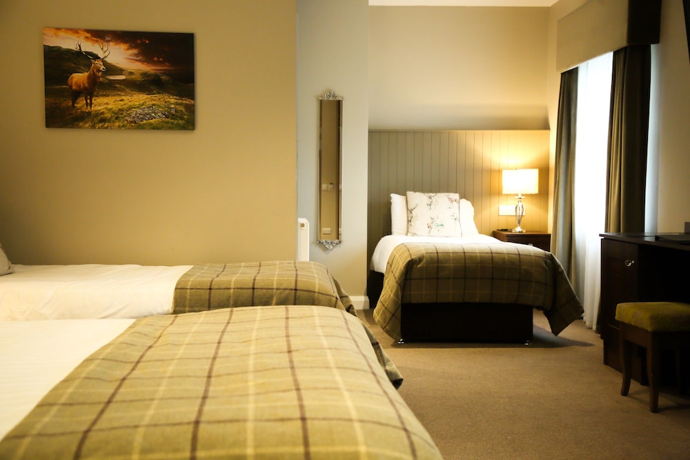 Mulroy Woods Hotel 13/36