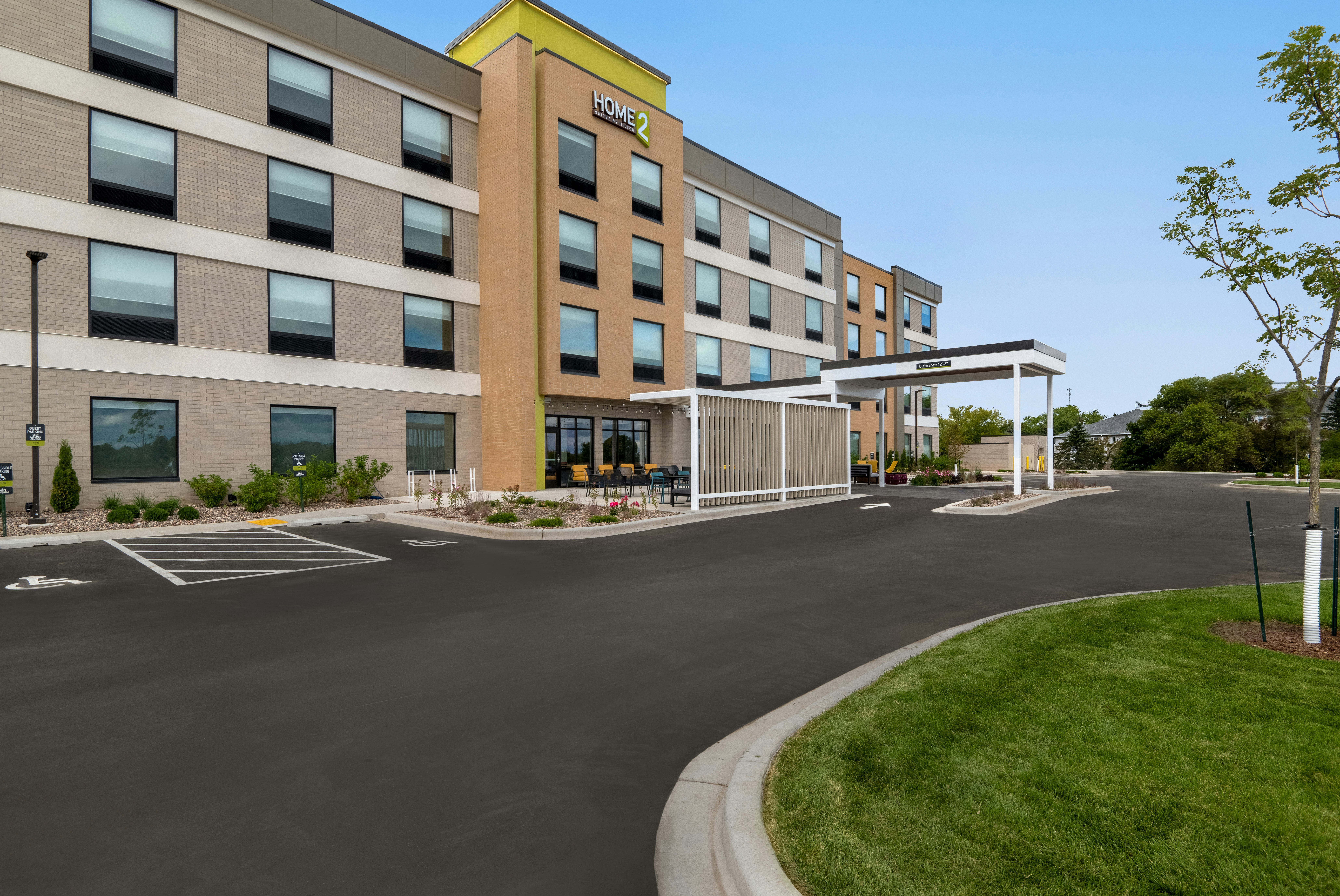 Home2 Suites by Hilton Sheboygan 25/29