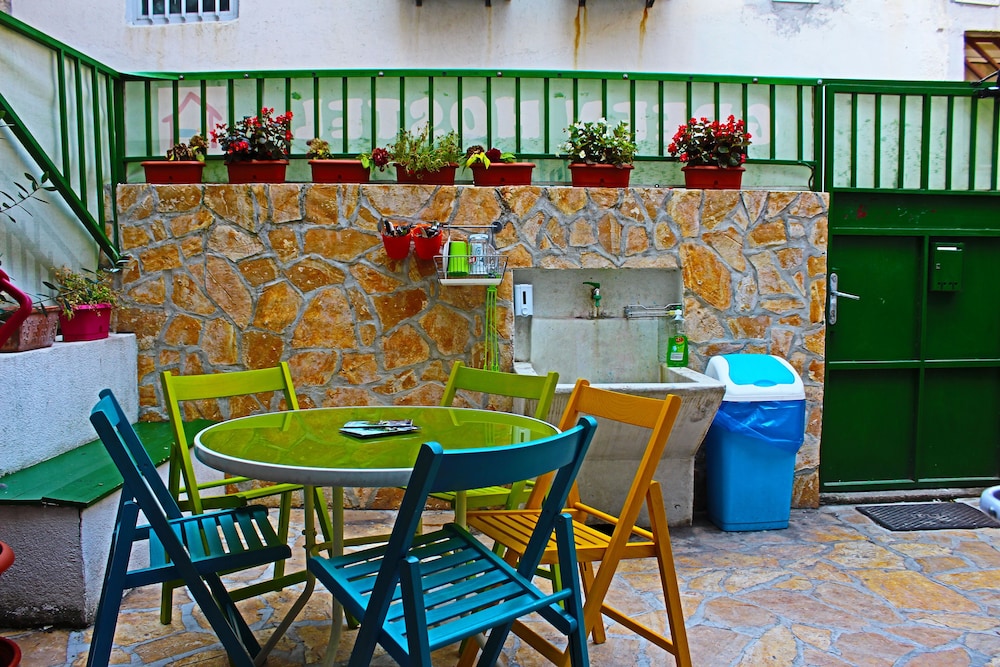 Croparadise Hostel 32/50