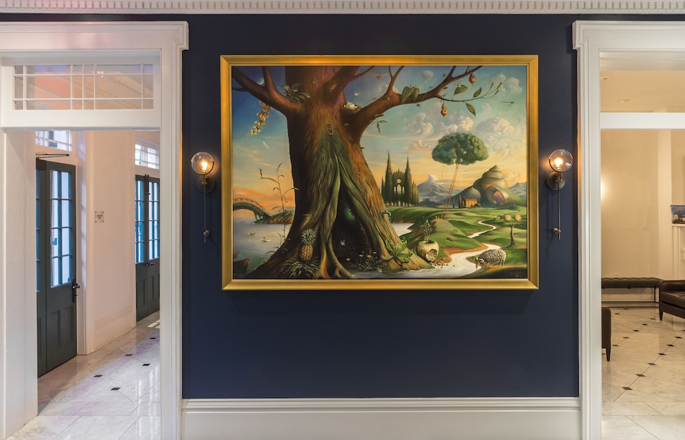 Royal Frenchmen Hotel And Bar 15/72
