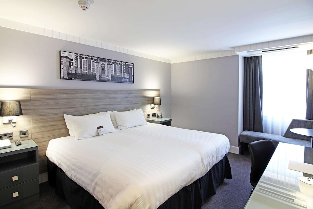 Doubletree By Hilton Hotel Bristol City Centre Ex Ramada Bristol City 21/82