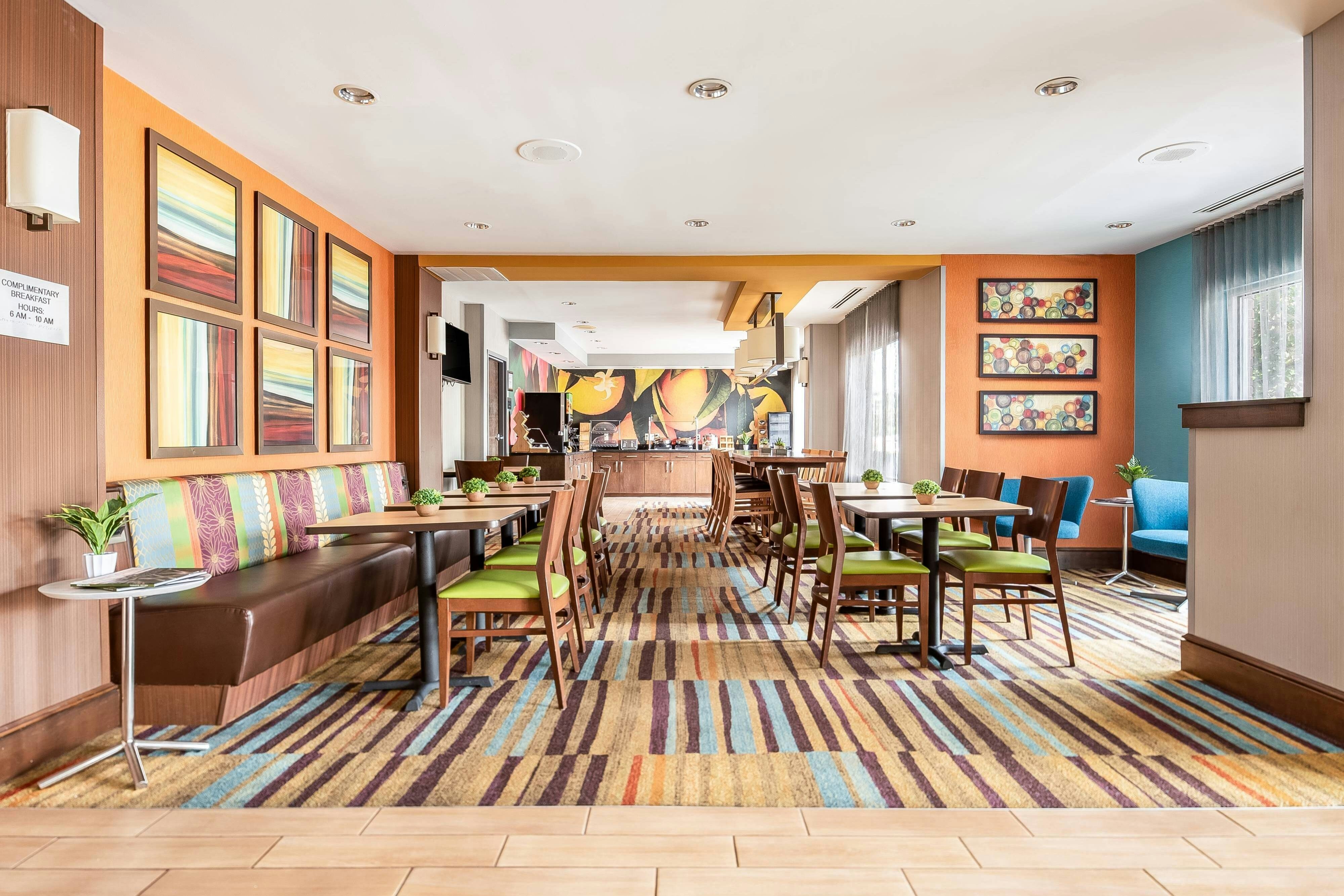 Fairfield Inn Charlotte Northlake 4/10