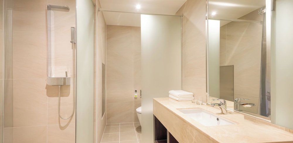 Yeosu Venezia Hotel & Suites 50/50