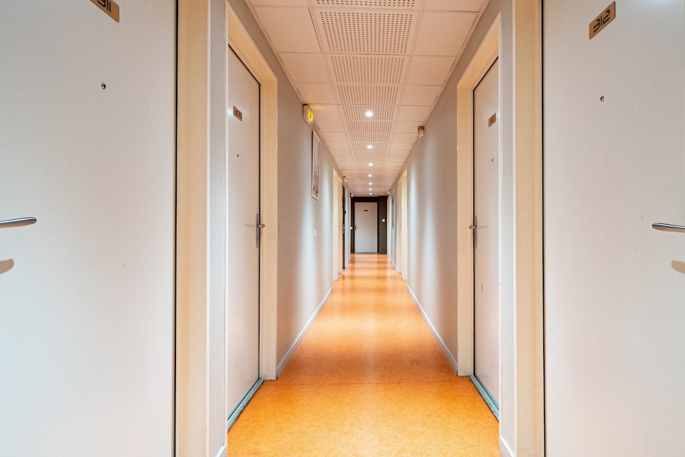 RESIDHOTEL SAINT ETIENNE CENTRE 32/50