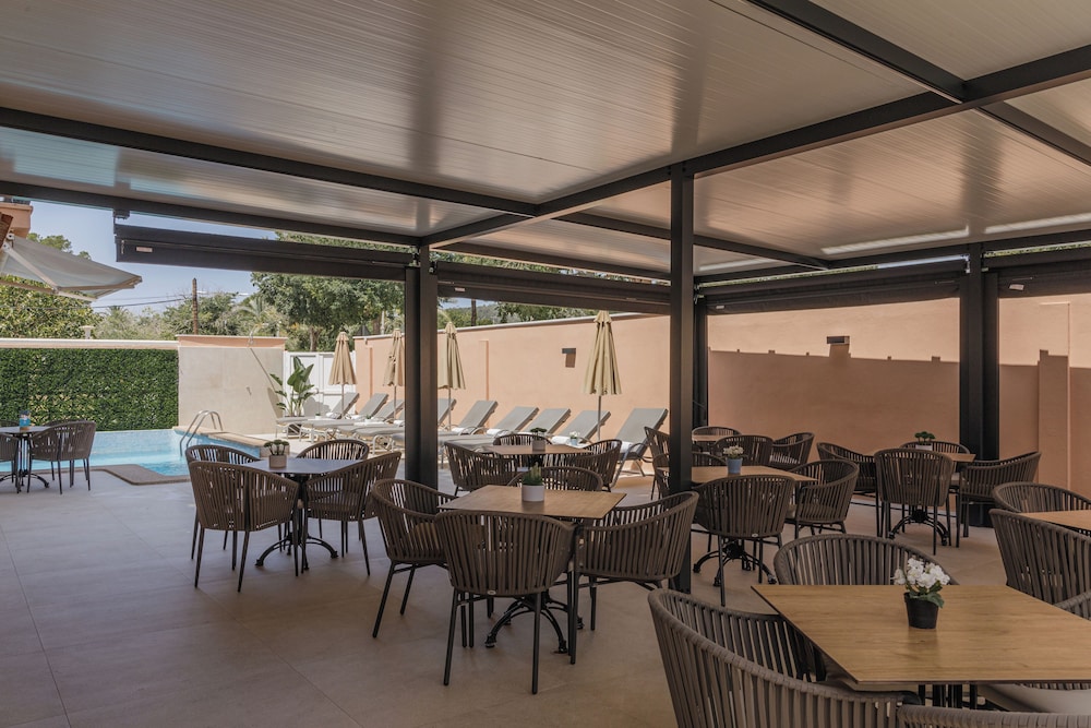 Gabarda Hotel 64/77