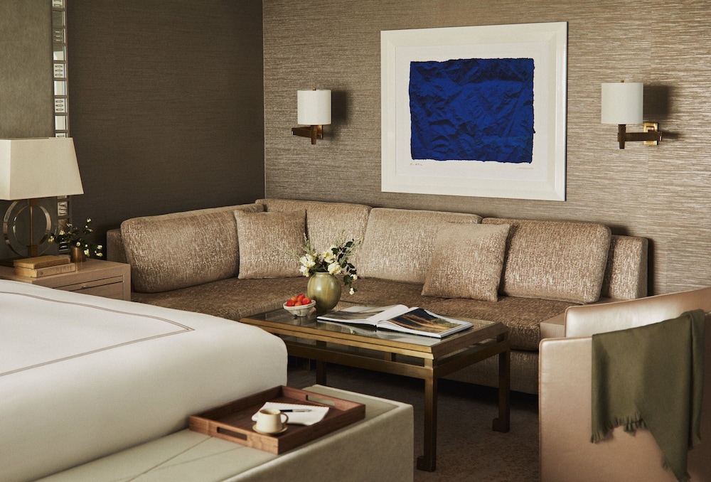 L Ermitage Beverly Hills 41/67