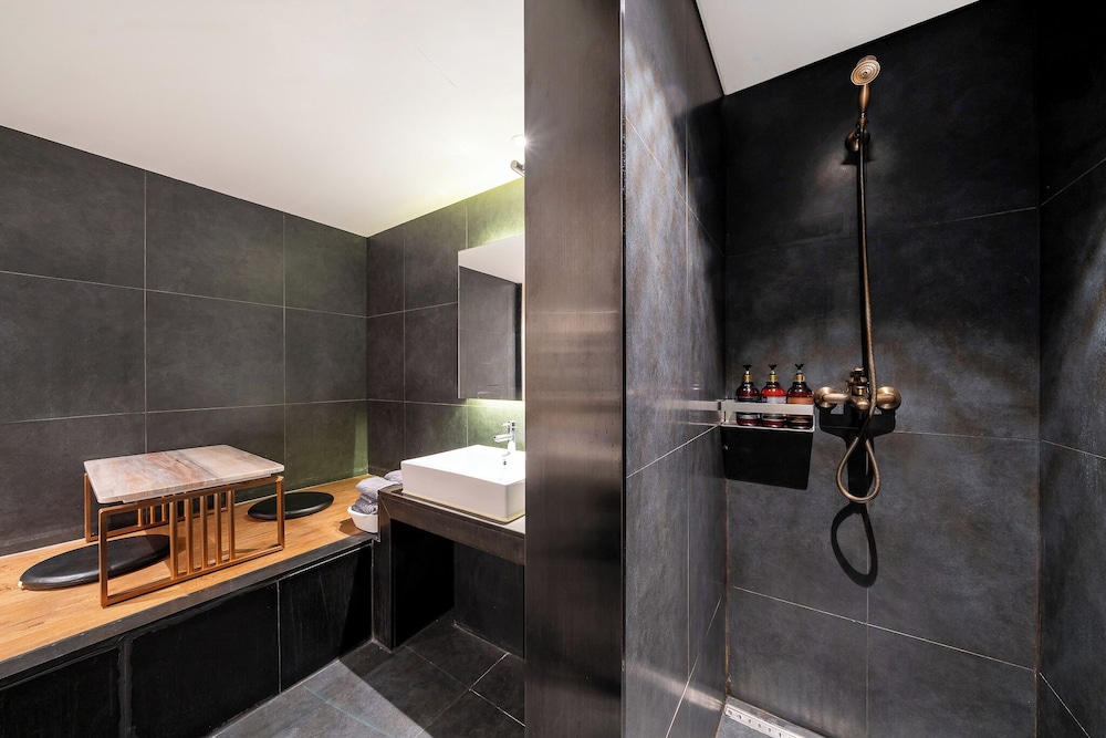 Adlige Hotel 54/54
