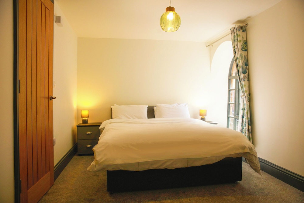The George Wright Boutique Hotel, Bar & Restaurant 7/44