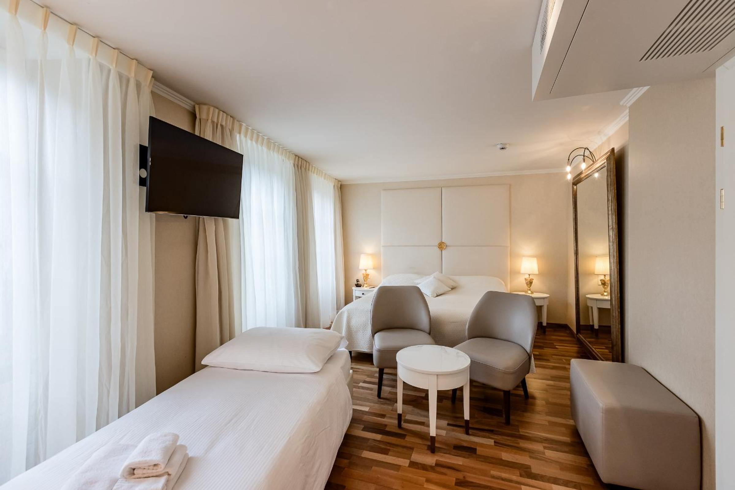 Room, Triple, City View, Hotel des Balances 3/6