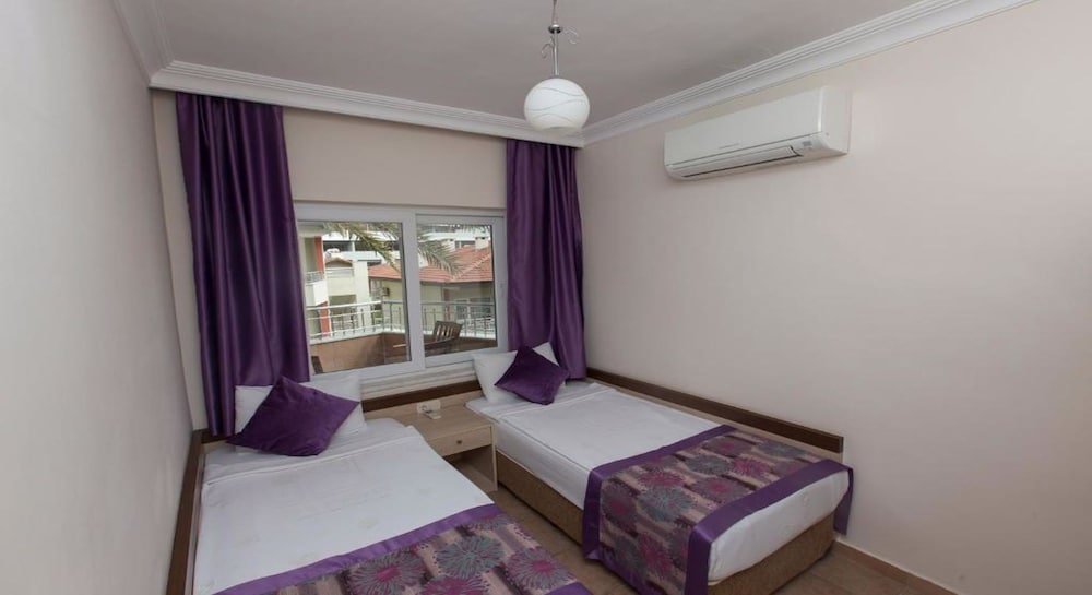 Sirma Hotel 13/50