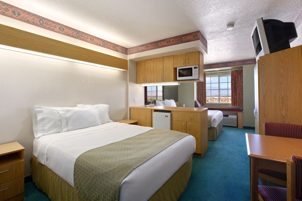 Microtel Inn and Suites by Wyndham Albuquerque W 12/26