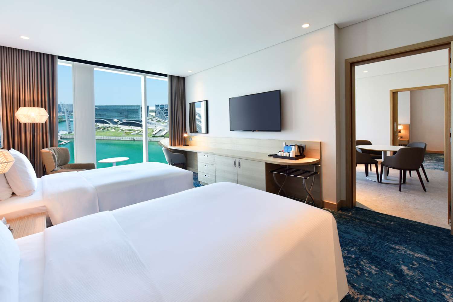 2 Bedrooms, Family, Suite, Bay View