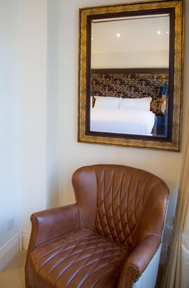 The Hotel Chester 3/50