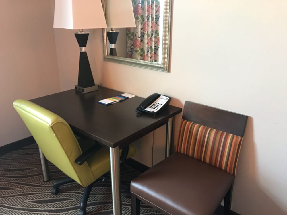 Hampton Inn Evansville Airport 50/70
