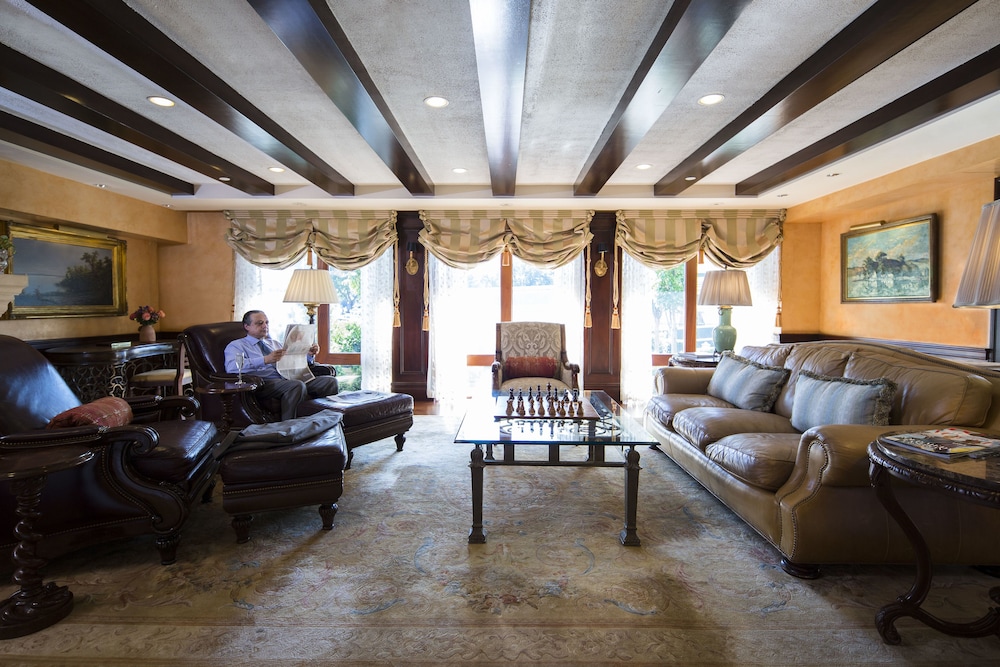 Delamar Greenwich Harbor 43/58