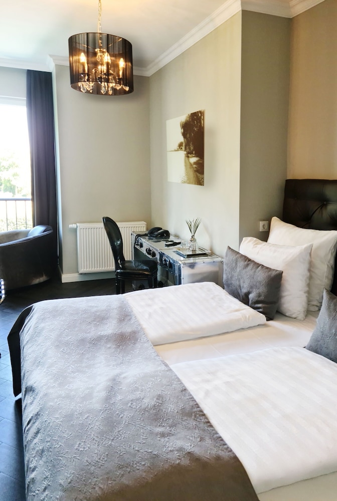 Villahotel Rheinblick 12/50