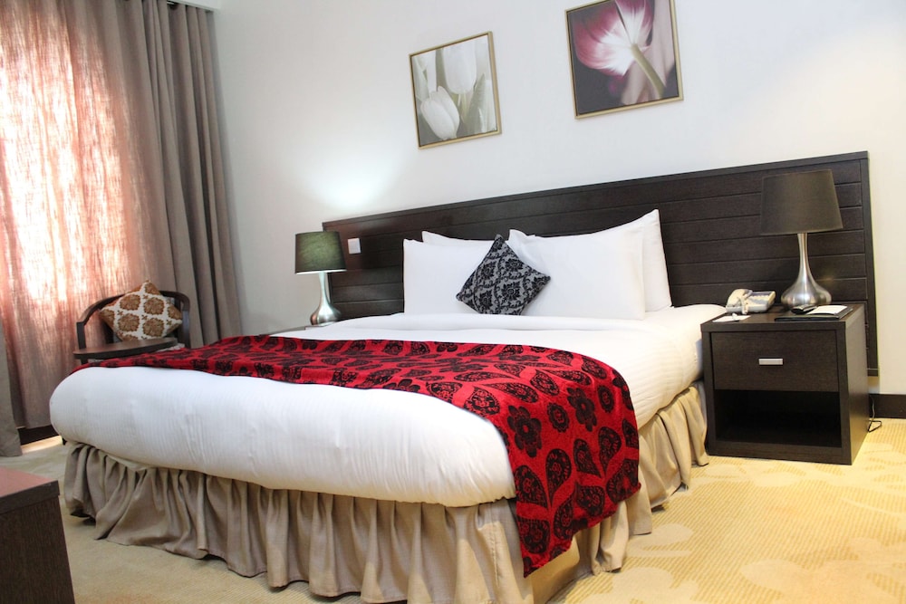 Golden Tulip Ibadan 9/35