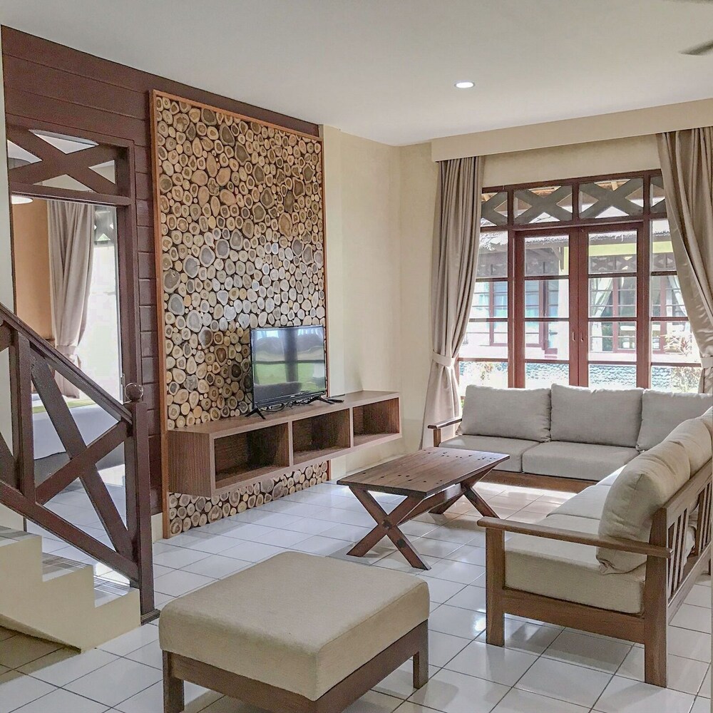 Mutiara Carita Cottages 40/72